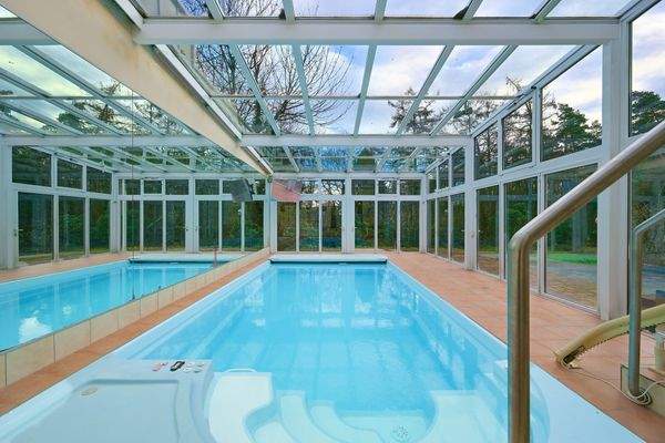 Schwimmbad Ansicht I