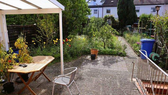 Terassenbereich und Garten