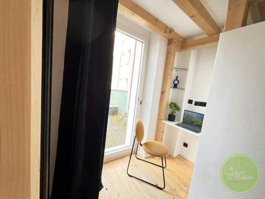 Darunter: DAS Mini- Homeoffice