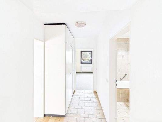 Flur mit Einbauschrank