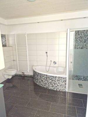 Obergeschoss rechts - Duschbad mit WC