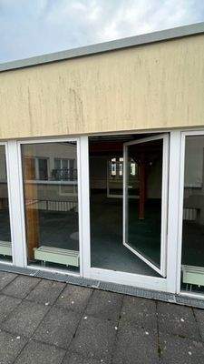 Ansicht von der Terrasse zum Büro