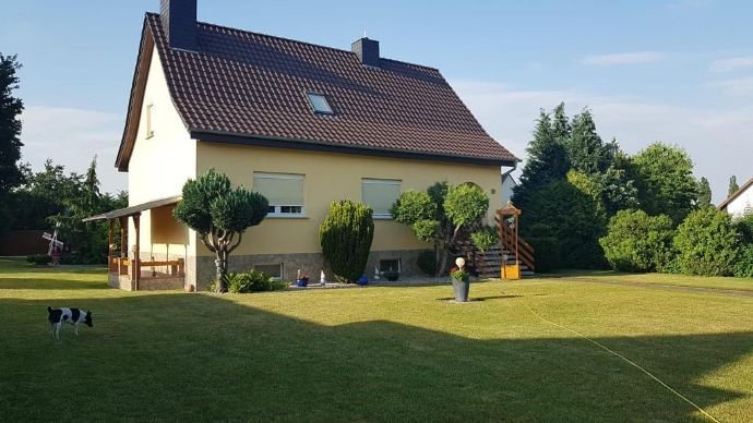 Haus auf 1800.0 m² Grundstücksfläche in Bitterfeld-Wolfen OT Bobbau