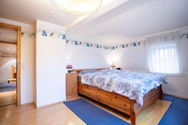 1. OG Schlafzimmer (1)