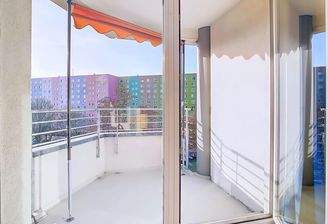 Sonnenbalkon mit Aussicht