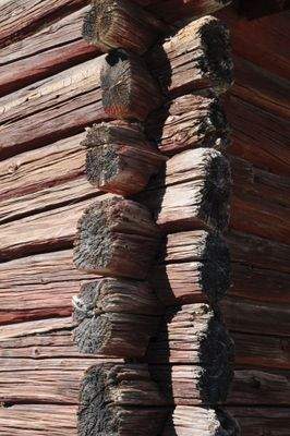 Blockhaus aus 250 Jahre alten Blöcken