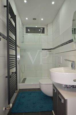 UG: innenliegendes Duschbad 