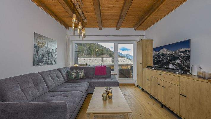 KITZIMMO-Dachgeschosswohnung an der Skipiste mit Kaiserblick kaufen - Immobilien Kitzbühel.