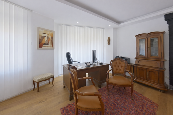 Arbeitsplatz der Wohneinheit 1 im Zwischengeschoss