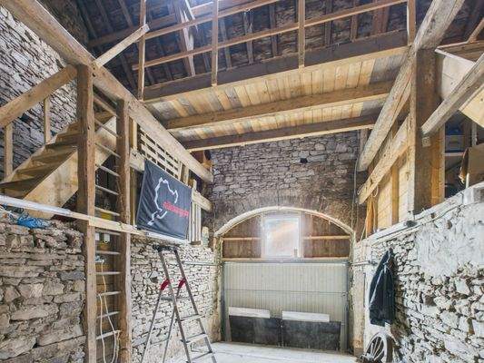 Scheune mit Garage und Aufenthaltsbereich