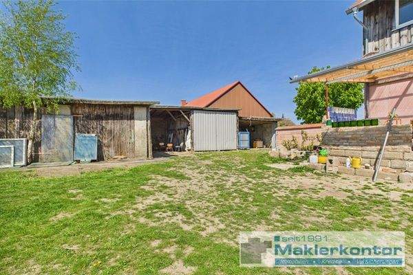 Hofseite/Garage/Nebengelass