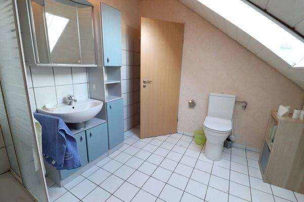 Badezimmer 1 mit Dusche OG