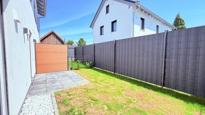 Südgarten mit Terrasse