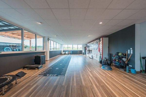 Trainingshalle Bild 1 (Physiotherapie)