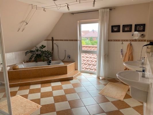 Badezimmer OG.jpg