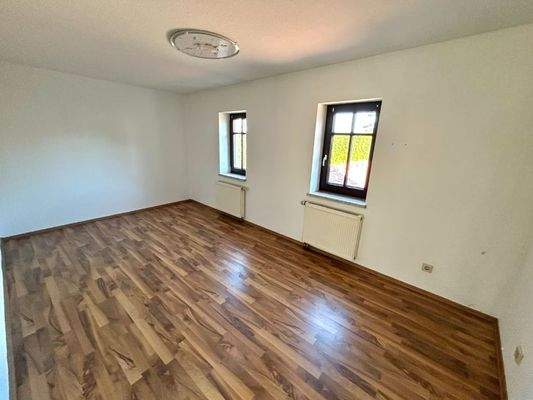 SZ EG rechts Hofseite.jpeg