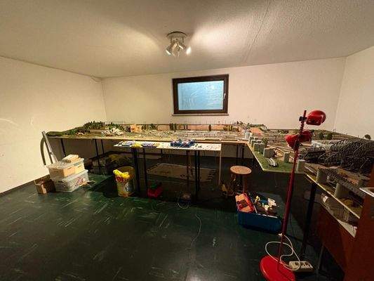 Keller großer Hobbyraum