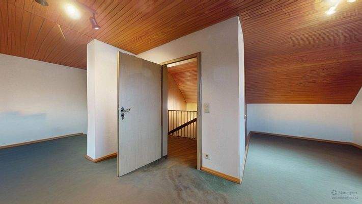 Schlafzimmer Dachgeschoss_defurnished