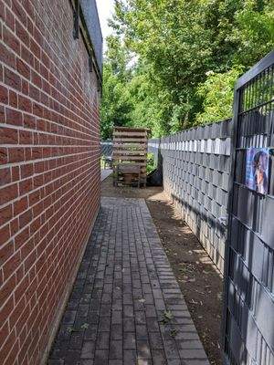 Seiteneingang zum Garten.jpg