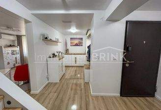 Diele mit Treppe.jpg