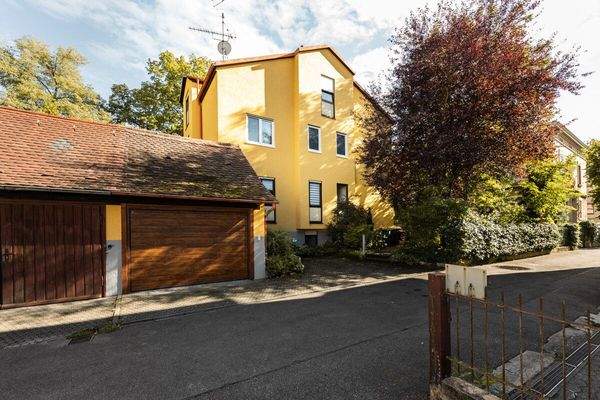 Außenansicht/Garage