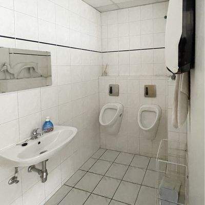 Halle 13, Sanitär.jpg