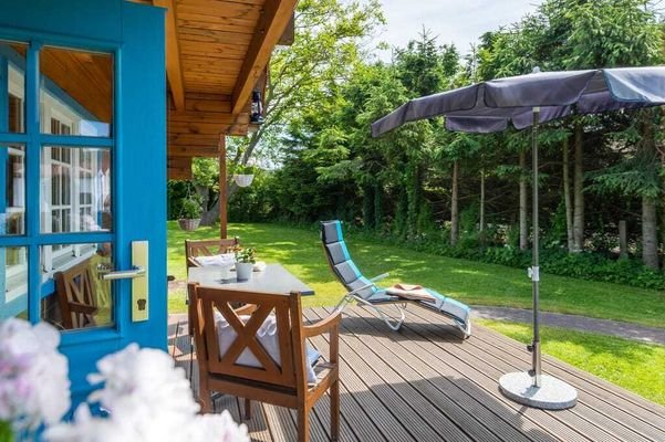 Terrasse mit Gartenblick