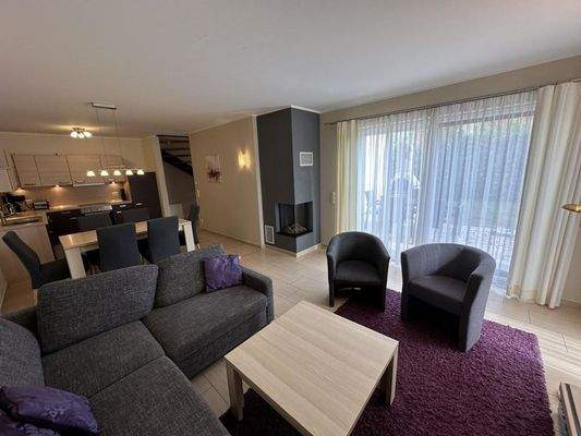 Wohnbereich mit Terrassenzugang