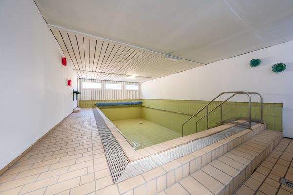 KG: ehem. Schwimmbad