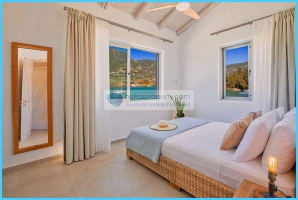 abfdfe3257414bb7b38d1b43f76ed550-original