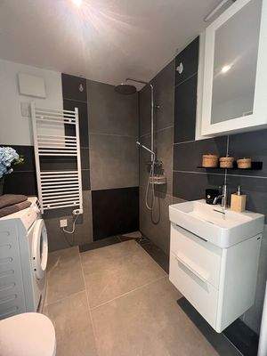 ...bodengleicher Dusche