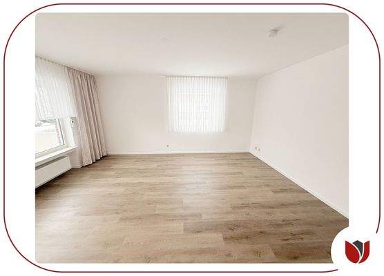 Wohnzimmer mit neuem Fußbodenbelag