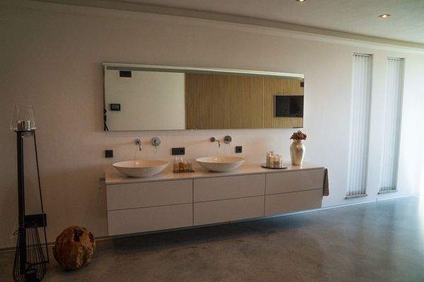 Doppelwaschtisch mit Spiegel