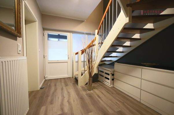 Eingang, Treppenhaus