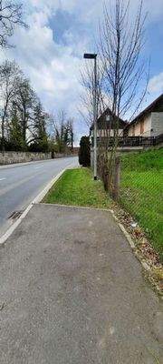 Zufahrt von Straße