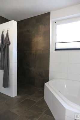 Hauptwohnung - Badezimmer