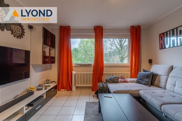 LYD 3800 - 5 Wohnzimmer