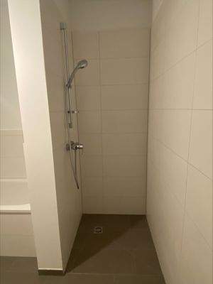 Dusche Neubau.jpeg
