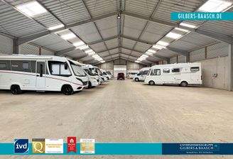 Hauptlagerhalle mit ca. 900 m²