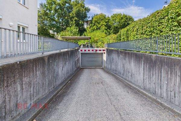Tiefgaragenzufahrt