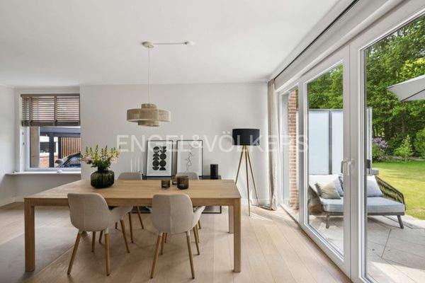 Esszimmer mit Parkettboden