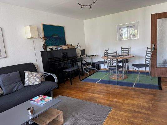 Teilansicht Wohnraum.jpg