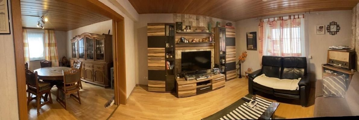 Wohnzimmer mit Essebereich