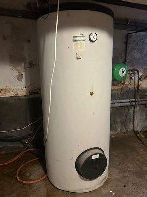 Warmwasserbehälter