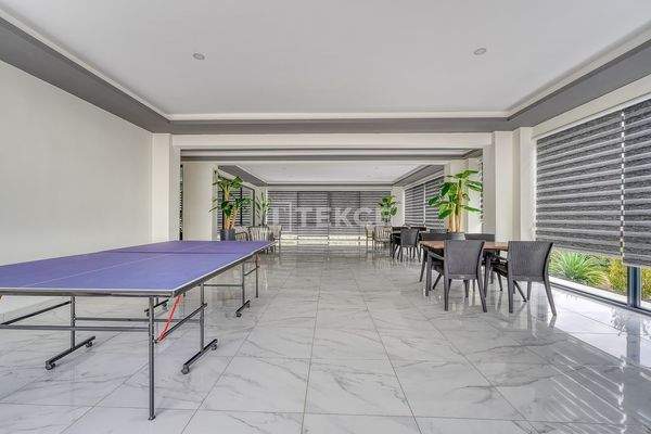 Elegant Property in a Complex Surrounded by Nature in Alanya