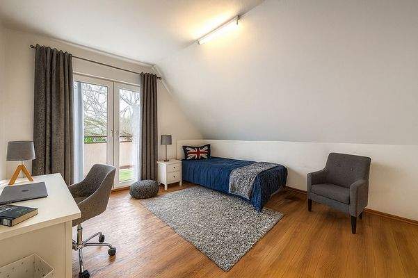 200-8560_Einlieger_Kind-2_gestaged