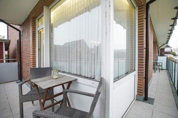 Balkon in L-Form (Südost- u. Südwestseite)