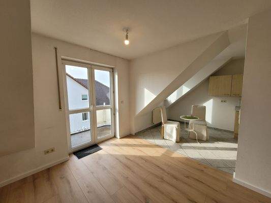 Wohnzimmer zum Balkon.jpg