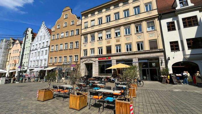 Café-Sitzbereich draußen