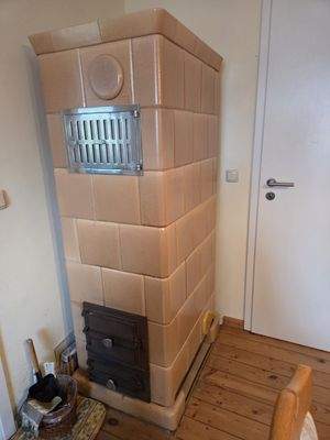 Kachelofen im Eßzimmer